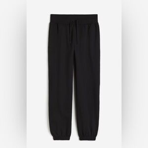 NWT H&M black women’s joggers size medium